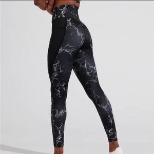Large Limitless Buff Bunny Black Marble Leggings